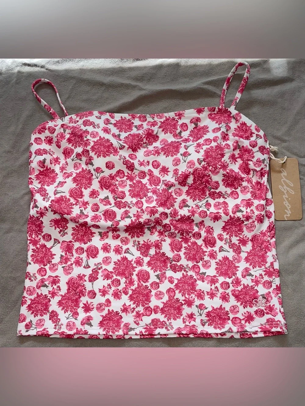 NEW NWT Albion Fit Women’s Athena Cabo Tankini Pink Floral Bikini Top Medium M